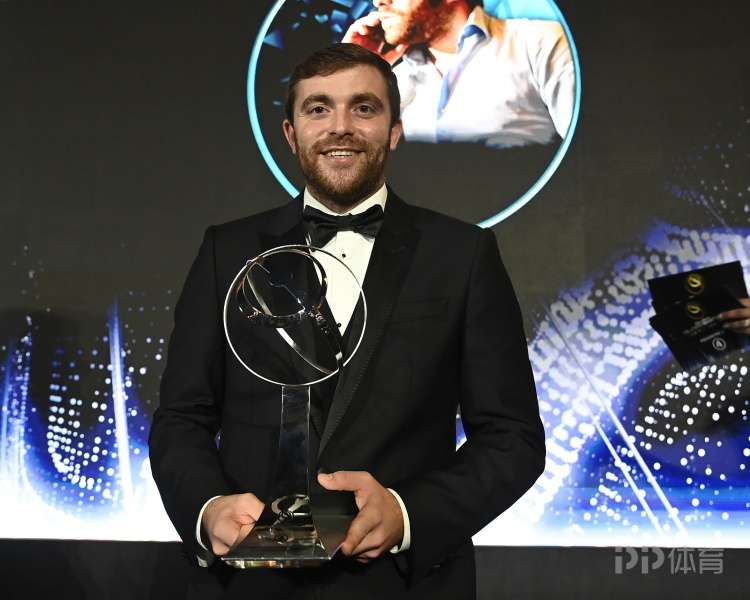 罗马诺：祝大家圣诞快乐 特别拥抱给那些处境困难的人